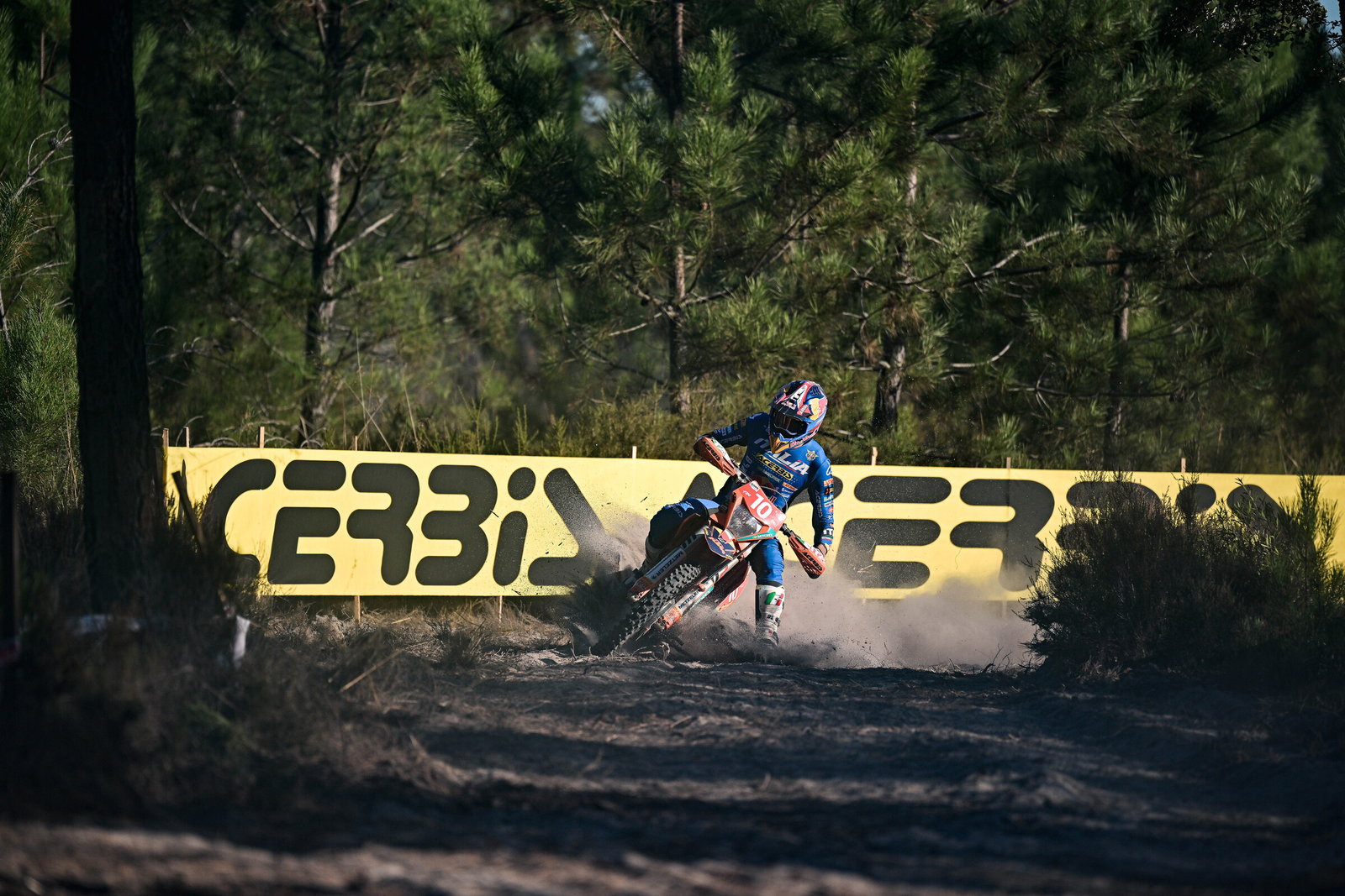 FIM 6DAYS: Demanding Day Three sees competitors reach the midway point in 6DAYS® Portugal