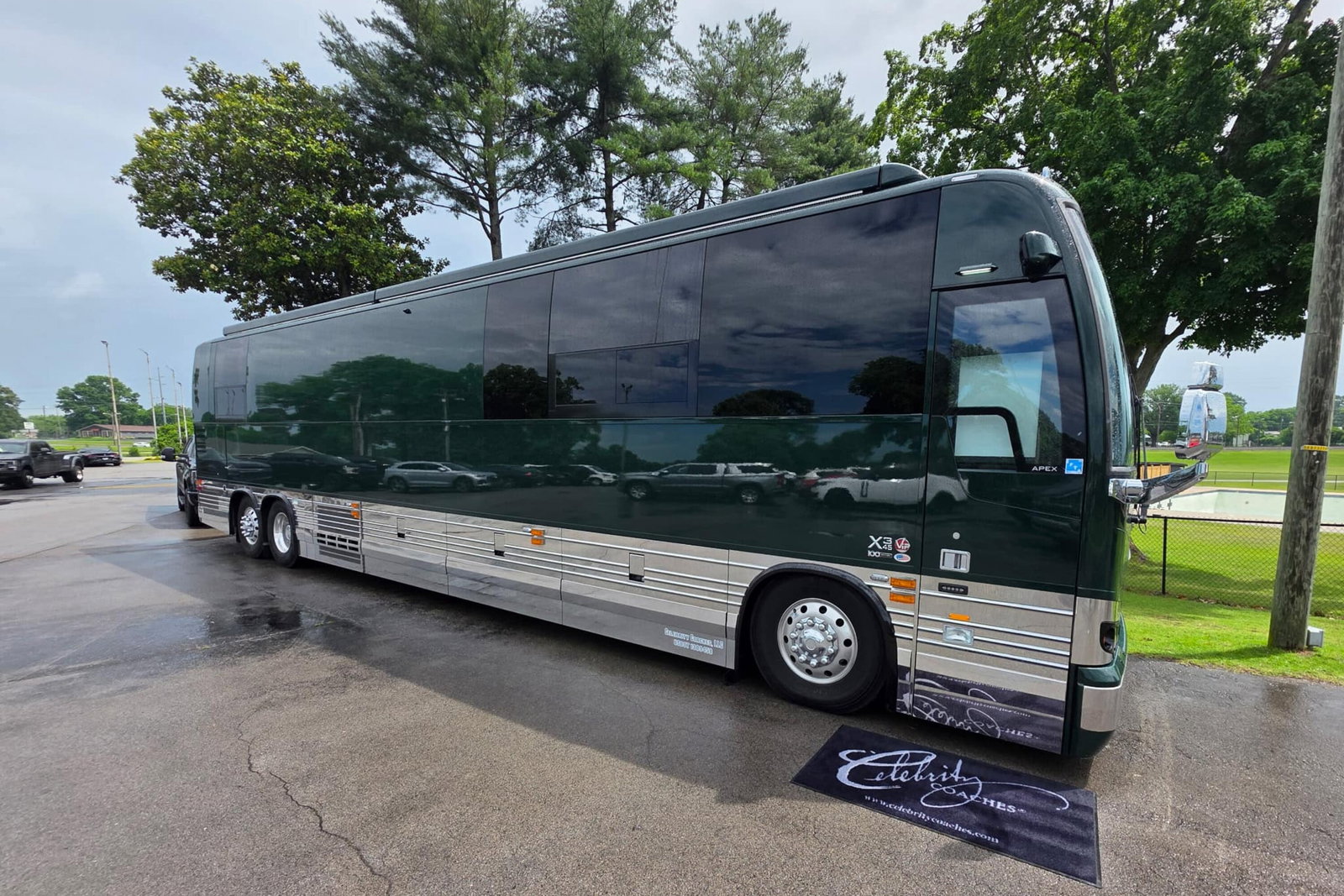 Celebrity Coaches and Bandwagon Named Official Mobile Lodging Provider for MX Sports Events Nationwide